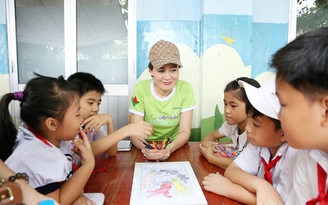 Hoa hậu Đàm Lưu Ly chung tay vì học trò nghèo