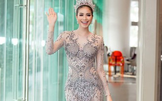 Phạm Hương bật khóc trong buổi họp báo Hoa hậu Hoàn vũ 2017