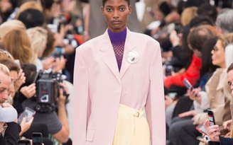 Tất tần tật về show diễn Spring 2018 của Céline