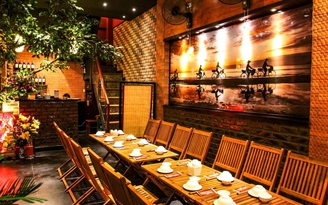 Đến nhà hàng ăn rau