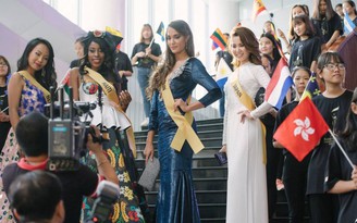 Miss Grand Nhật Bản diện áo dài trong ngày đầu ra mắt