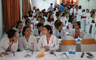 Học nghề thẩm mỹ “làm đẹp an toàn” với bác sĩ