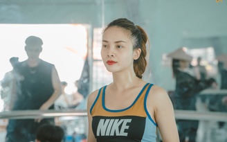 Yến Trang mướt mồ hôi làm "vai phụ" trong liveshow Bước Nhảy's NIght