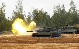 Đức sẽ không cản Ba Lan chuyển xe tăng Leopard cho Ukraine, Pháp có thể xem xét chuyển xe tăng Leclerc