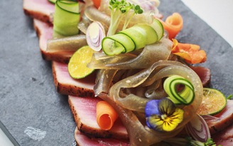 Chef Hungazit hướng dẫn bạn ‘yêu bếp’ cách chế biến 2 món ăn cực ngon và lạ Chef Hungazit hướng dẫn bạn ‘yêu bếp’ cách chế biến 2 món ăn cực ngon và lạ