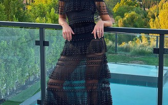 Hoa hậu Hoàn vũ Olivia Culpo sang chảnh thời thượng với tóc ngắn, váy áo đen trắng