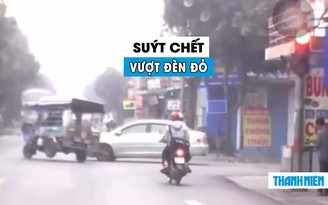 Tài xế ô tô ‘điên tiết’ vì xe 3 bánh vượt đèn đỏ gây tai nạn