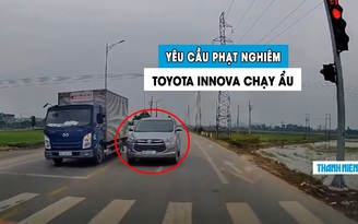 Phẫn nộ xe Toyota Innova dừng chờ đèn đỏ ngang ngược, ‘cướp làn’ xe ngược chiều