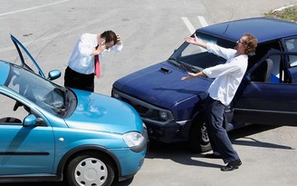 Thuê ô tô tự lái gặp tai nạn, phải xử lý thế nào?