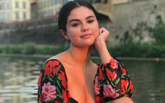 Selena Gomez trải lòng về hành trình chống chọi với bệnh trầm cảm