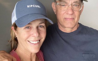 Vợ chồng Tom Hanks khoe ảnh ở khu cách ly, tích cực điều trị Covid-19