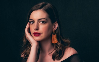 ‘Công chúa’ Anne Hathaway tích cực trở lại đóng phim sau khi sinh con