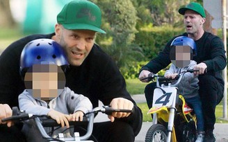 'Người vận chuyển' Jason Statham dạy con trai 2 tuổi 'đua xe'