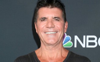 'Ông trùm' Simon Cowell nhập viện phẫu thuật vì ngã xe gãy đốt sống