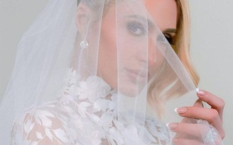 Paris Hilton khoe ảnh hiếm hoi trong đám cưới tại dinh thự xa hoa