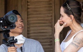 Con trai gốc Việt làm trợ lý đạo diễn cho Angelina Jolie