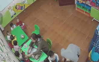 Đình chỉ một nhóm lớp ở Hà Nội hoạt động “chui” vì đánh trẻ tím mặt
