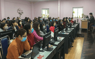 Bị phản ứng vì thu tiền học online trong thời gian học sinh nghỉ học phòng Covid-19