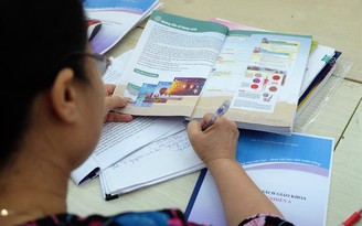 Bộ GD-ĐT thông báo thẩm định sách giáo khoa lớp 8 và lớp 11