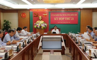 Cảnh cáo Phó chủ tịch Hội đồng Lý luận T.Ư Nguyễn Quang Thuấn