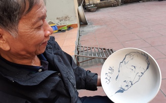 Nhà thơ từ Đức kể chuyện nhà văn Nguyễn Huy Thiệp vẽ chân dung trên gốm