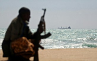 Cướp biển Somalia bất ngờ thả tàu dầu, không đòi tiền chuộc