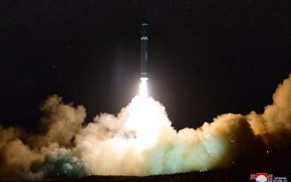 Triều Tiên công bố hình ảnh về đợt phóng tên lửa mạnh chưa từng thấy