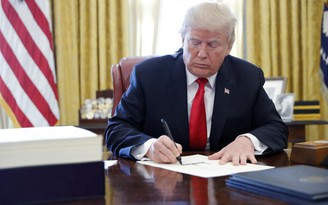 Tổng thống Trump ký ban hành đạo luật khuyến khích quan chức thăm Đài Loan