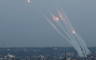 Hứng hơn 600 rocket từ Gaza, Israel không kích đáp trả dữ dội