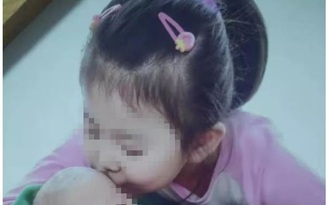 Bé gái Trung Quốc 7 tuổi bị mẹ đánh chết vì ăn chậm