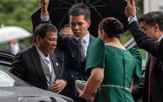 ‘Đau không chịu nổi’, tổng thống Philippines phải rút ngắn chuyến thăm Nhật