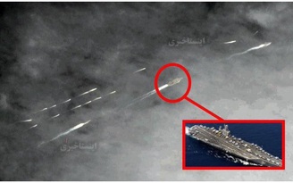 Tàu sân bay Mỹ bị 20 tàu Iran quấy rối?