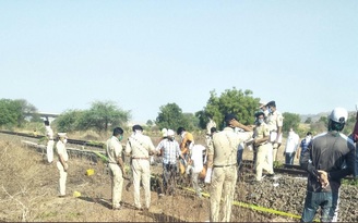 14 lao động thiệt mạng khi ngủ trên đường ray xe lửa ở Ấn Độ