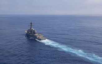 Khu trục hạm Mỹ xuất hiện gần bờ biển Thượng Hải