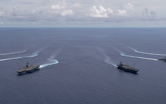 Hải quân Trung Quốc làm gì khi hai tàu sân bay Mỹ tập trận ở Biển Đông?