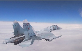 Nga tiếp tục điều Su-27 ngăn chặn máy bay trinh sát của Mỹ ở biển Đen