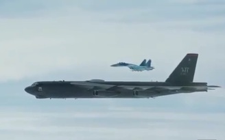 4 chiến đấu cơ Nga ngăn chặn 3 oanh tạc cơ B-52 ở biển Đen
