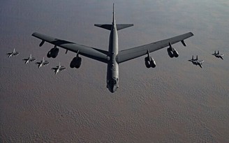 Iran cảnh báo căn cứ Mỹ trong tầm tên lửa sau khi B-52 đến Trung Đông