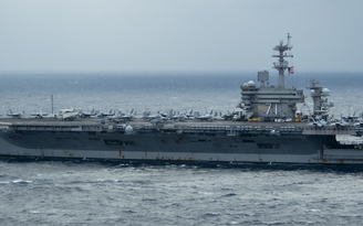 Trung Quốc vừa trao quyền nổ súng cho hải cảnh, tàu sân bay Mỹ đến Biển Đông