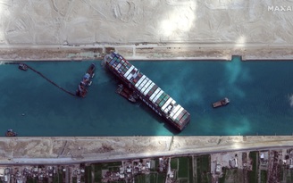 369 tàu chờ thông kênh đào Suez, Nga đề nghị hỗ trợ giải cứu tàu mắc cạn