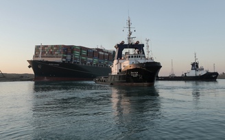 Mất bao lâu mới giải tỏa hết 370 tàu ách tắc ở kênh đào Suez?