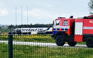 Belarus buộc máy bay chở 170 người đổi hướng, Lithuania kêu gọi NATO phản ứng