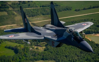 Tiêm kích MiG-29 Ba Lan bất ngờ nã pháo 30 mm vào ‘quân mình’