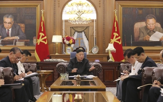 Ông Kim Jong-un gọi K-pop là ‘ung thư xấu xa' trong chiến tranh văn hóa mới