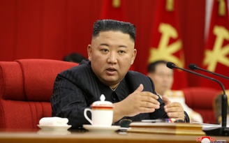 Ông Kim Jong-un trừng phạt quan chức vì ‘vụ việc nghiêm trọng’ liên quan Covid-19