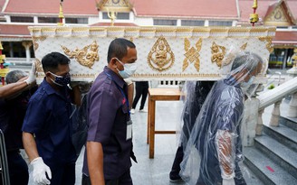 Ngày chết chóc kinh hoàng vì Covid-19 ở Thái Lan, thủ tướng góp 3 tháng lương giúp người bị ảnh hưởng