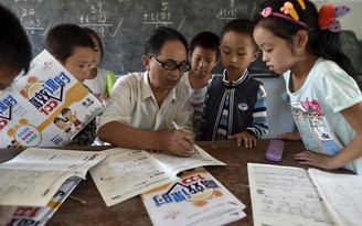 'Cú sụp đổ' khi Trung Quốc cấm dạy thêm