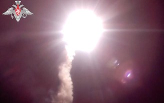 Tên lửa bội siêu thanh Nga phá hủy mục tiêu trên biển