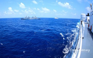 Tàu hải quân Trung Quốc vào lãnh hải Nhật, Tokyo phản ứng