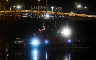 Chìm tàu chở dân di cư vượt eo biển Manche, 27 người chết